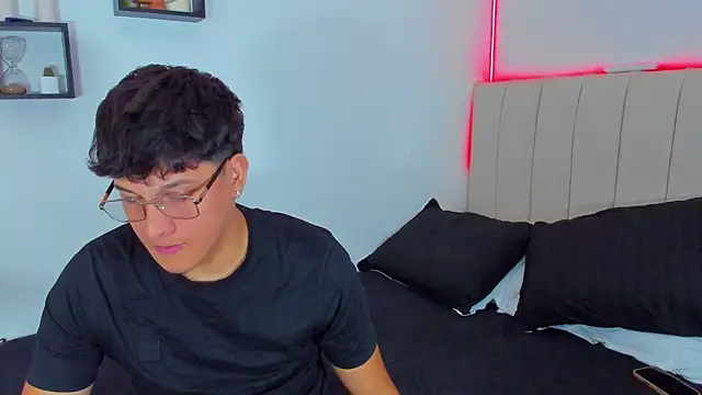 kittyandrick online show from 04.08.26