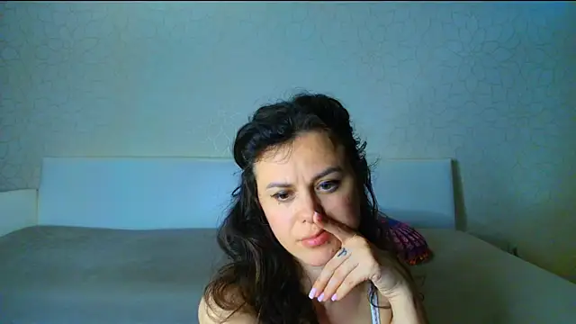 Snapshot of LeggyLover90 chatting on 05.20.26 LeggyLover90 online show from 05.20.26