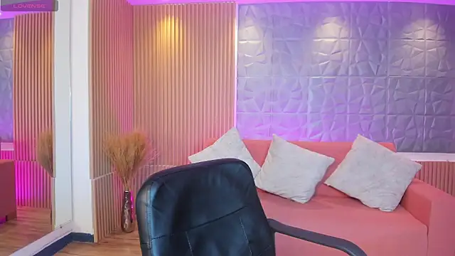 Snapshot of Laurent_Williams chatting on 03.10.25 Laurent Williams online show from 03.10.25