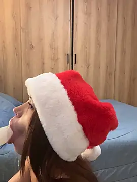 Snapshot of carolynnetrujillo chatting on 12.31.24 carolynnetrujillo online show from 12.31.24