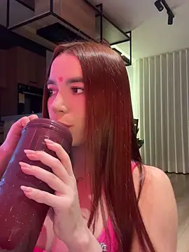 Snapshot of carolynnetrujillo chatting on 11.09.25 carolynnetrujillo online show from 11.09.25