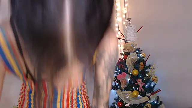 Snapshot of Kimandyuk chatting on 12.20.24 Kimandyuk online show from 12.20.24