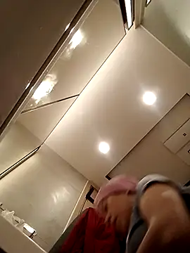 Snapshot of doggiepossession chatting on 03.10.25 doggiepossession online show from 03.10.25