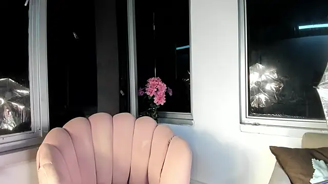 Snapshot of Megan_Lim chatting on 12.15.24 Megan Lim online show from 12.15.24