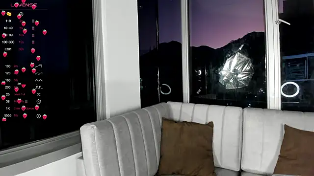 Snapshot of Megan_Lim chatting on 01.17.25 Megan Lim online show from 01.17.25