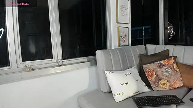 Snapshot of Megan_Lim chatting on 03.11.25 Megan Lim online show from 03.11.25