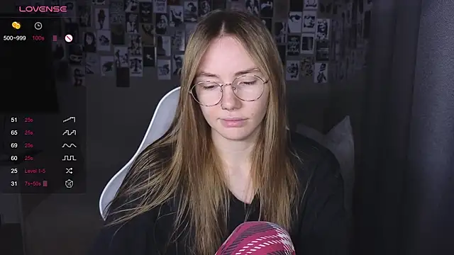 littlevildevil online show from 04.06.26