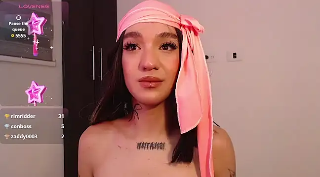 Snapshot of zarablare_ chatting on 02.21.25 zarablare online show from 02.21.25