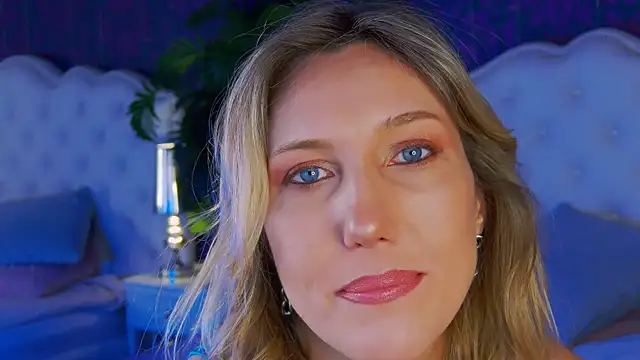 Snapshot of ElizaMayers chatting on 02.07.26 ElizaMayers online show from 02.07.26