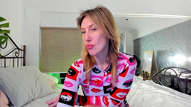 Snapshot of ElizaMayers chatting on 03.14.26 ElizaMayers online show from 03.14.26