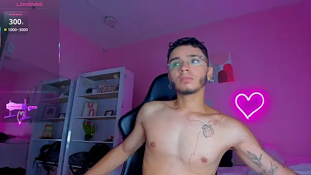 Ian Castillo  online show from 03.14.25