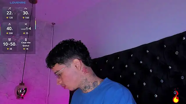 Ian Castillo  online show from 10.03.25