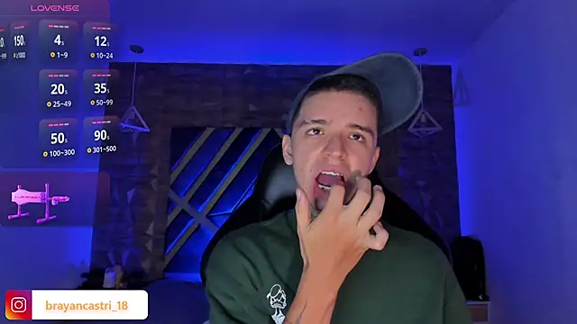 Snapshot of Ian_Castillo_ chatting on 03.26.26 Ian Castillo online show from 03.26.26