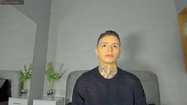Snapshot of Ian_Castillo_ chatting on 06.08.26 Ian Castillo online show from 06.08.26
