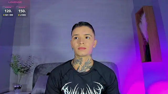 Snapshot of Ian_Castillo_ chatting on 06.16.26 Ian Castillo online show from 06.16.26