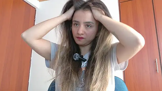 Snapshot of julietta___jackson chatting on 04.24.26 julietta jackson online show from 04.24.26