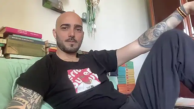 Snapshot of alessandromori91 chatting on 04.24.26 alessandromori91 online show from 04.24.26
