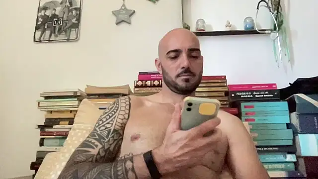 Snapshot of alessandromori91 chatting on 06.19.26 alessandromori91 online show from 06.19.26