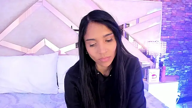 sophie pariss online show from 10.09.25