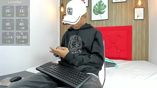 Hotkoljeixxx online show from 12.17.24