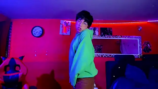 Snapshot of AnggelONfiree chatting on 03.10.25 AnggelONfiree online show from 03.10.25