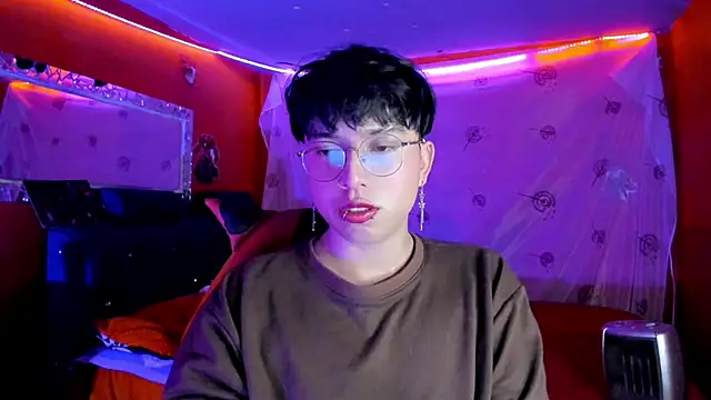 Snapshot of AnggelONfiree chatting on 09.17.25 AnggelONfiree online show from 09.17.25