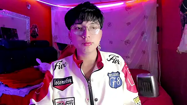 Snapshot of AnggelONfiree chatting on 09.23.25 AnggelONfiree online show from 09.23.25