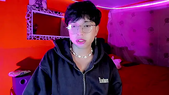 Snapshot of AnggelONfiree chatting on 10.09.25 AnggelONfiree online show from 10.09.25