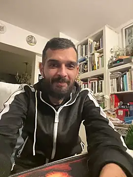 Snapshot of sisi1992 chatting on 03.17.25 sisi1992 online show from 03.17.25