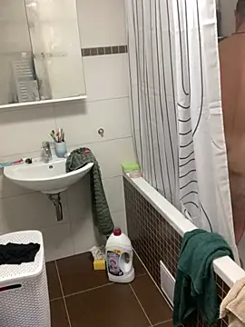 Snapshot of Zbochunec chatting on 03.20.25 Zbochunec online show from 03.20.25