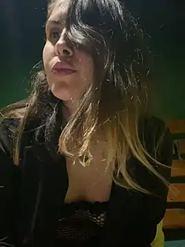 isadelasestrellas online show from 03.15.25