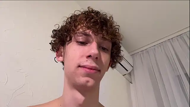 Snapshot of oypo chatting on 01.10.25 oypo online show from 01.10.25