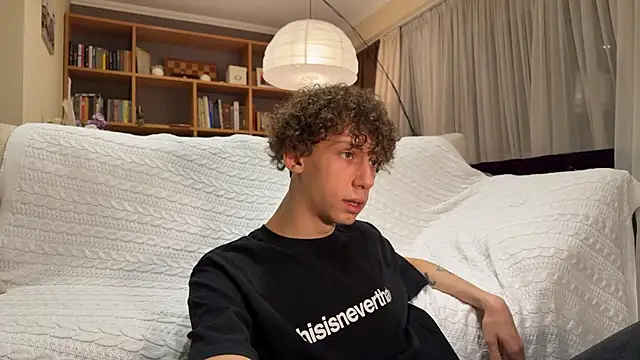 Snapshot of oypo chatting on 01.24.25 oypo online show from 01.24.25