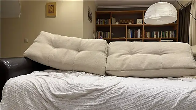 Snapshot of oypo chatting on 01.25.25 oypo online show from 01.25.25