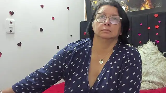 Evaaross 2345 online show from 04.24.26