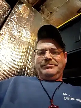 Snapshot of brasstiger chatting on 03.09.26 brasstiger online show from 03.09.26