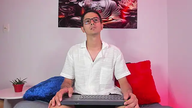 Snapshot of Ethan_Sai___ chatting on 02.14.25 Ethan Sai online show from 02.14.25