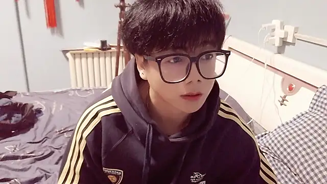handsome1069 online show from 10.22.25