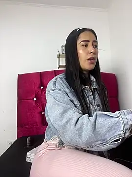 Snapshot of CAM_21X chatting on 03.21.25 CAM 21X online show from 03.21.25