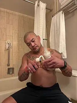 EatMyCake831 online show from 04.12.26