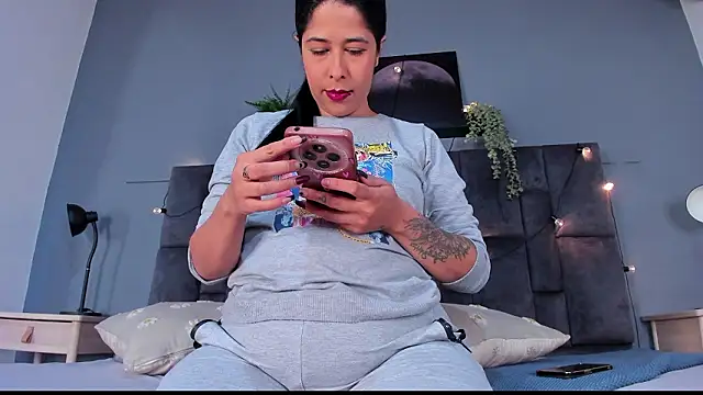 DulceAurora   online show from 02.20.26