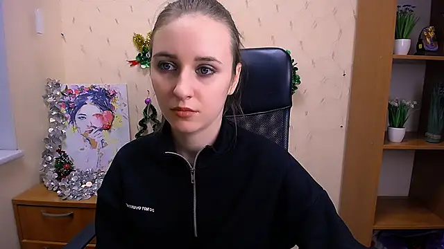 Snapshot of _Nicole_new chatting on 12.14.24 Nicole new online show from 12.14.24