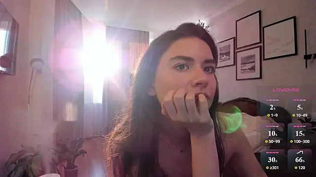 Snapshot of NicoleLuv chatting on 05.19.26 NicoleLuv online show from 05.19.26