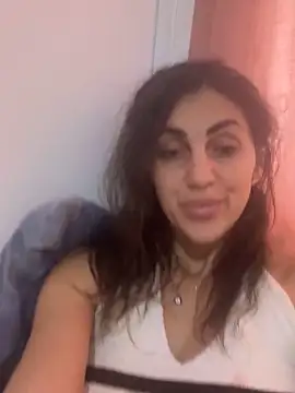 EmaSkyes online show from 10.08.25