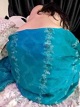 Snapshot of kaamuk_shweta chatting on 06.04.26 kaamuk shweta online show from 06.04.26