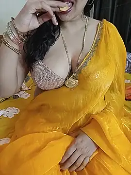 Snapshot of kaamuk_shweta chatting on 07.20.26 kaamuk shweta online show from 07.20.26