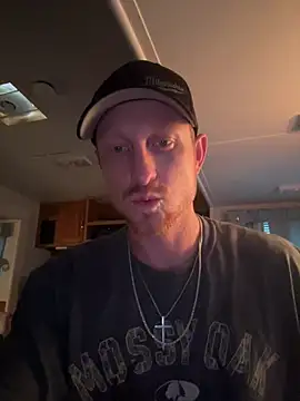 bigred0808 online show from 04.19.26