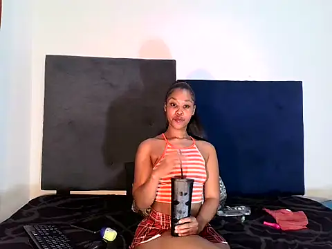 ReginaStar16 online show from 03.19.25