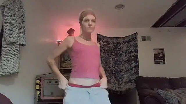 Snapshot of AddieAssets chatting on 12.04.24 AddieAssets online show from 12.04.24