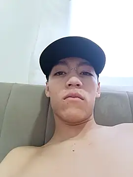 Snapshot of CRYBYT9 chatting on 09.15.25 CRYBYT9 online show from 09.15.25